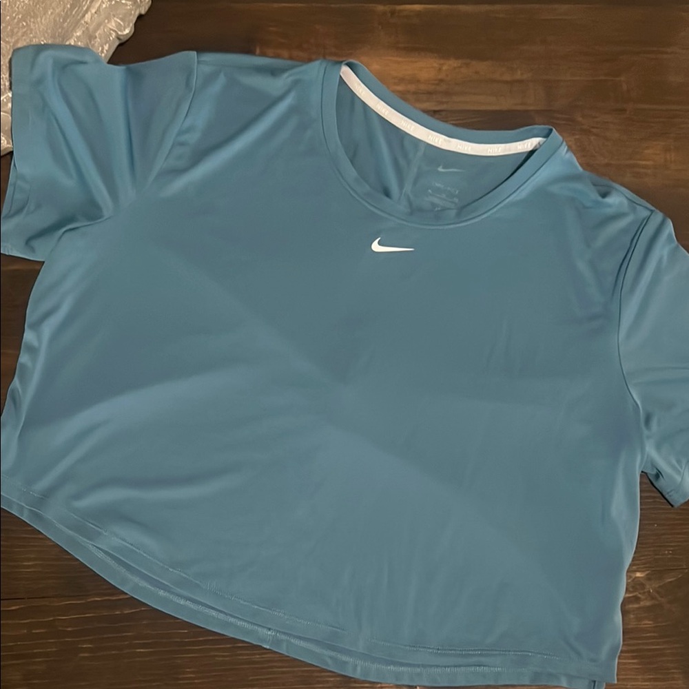Nike Green Crop Short Sleeve T-Shirt